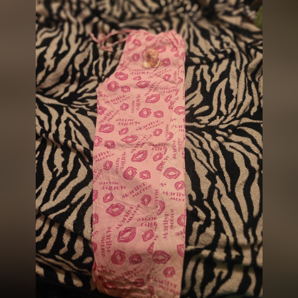 Pajama pants - Picture 2 of 3